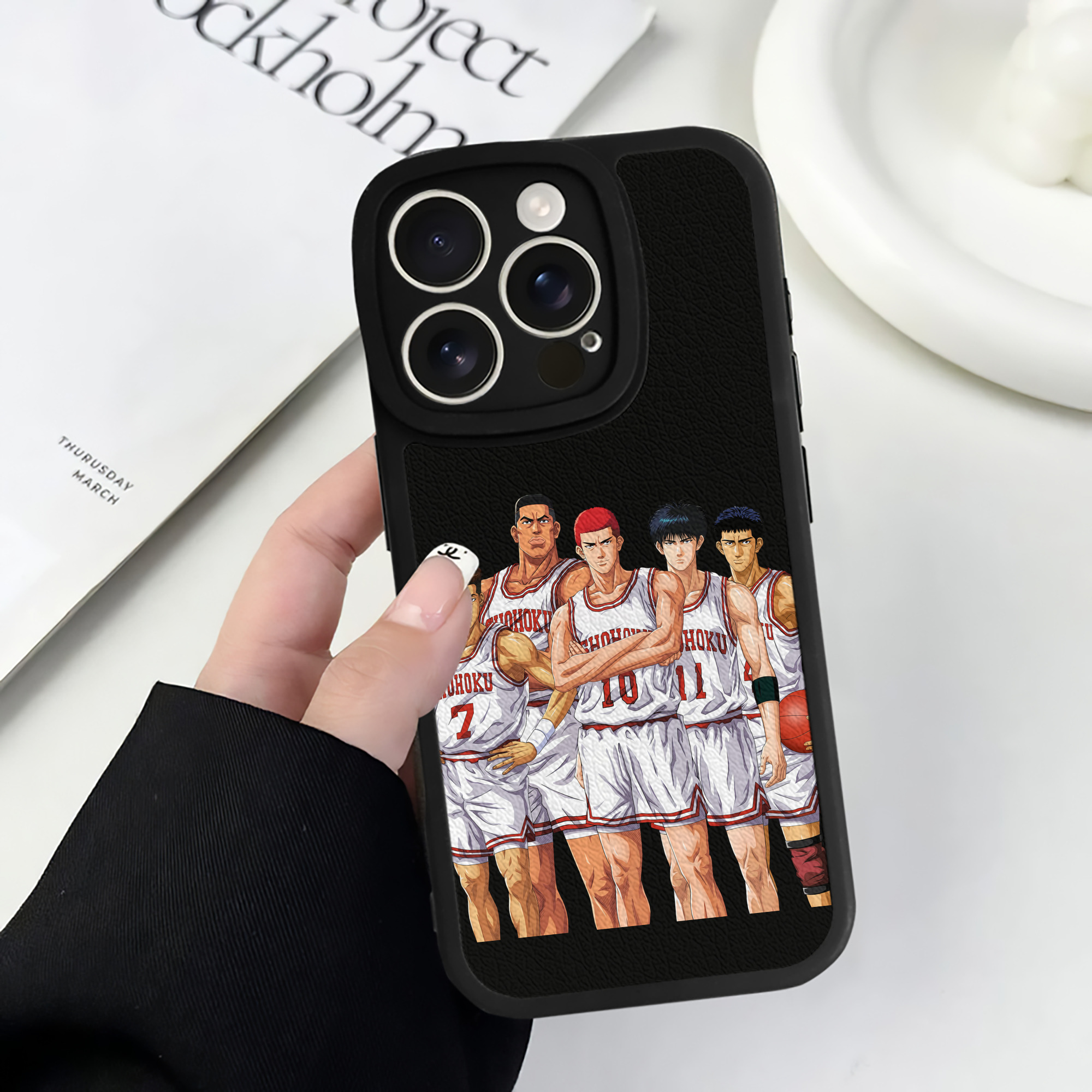 （画像用） SLAM DUNK／スラムダンク 【iPhone 16シリーズ対応】シリコンスマホケース（レザー調） 材質：シリコン